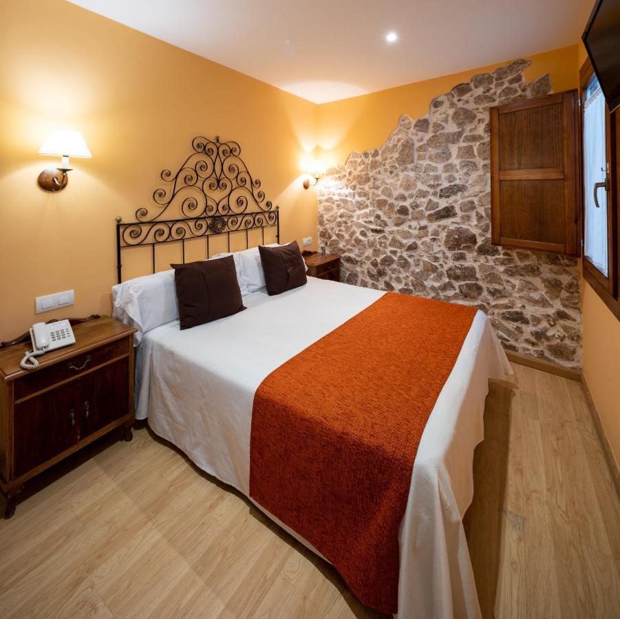 Hotel Ripoll Сант Хилари Сакалм Екстериор снимка