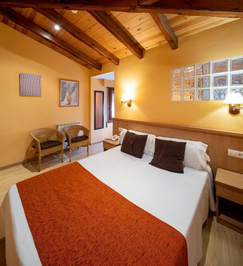 Hotel Ripoll Сант Хилари Сакалм Екстериор снимка