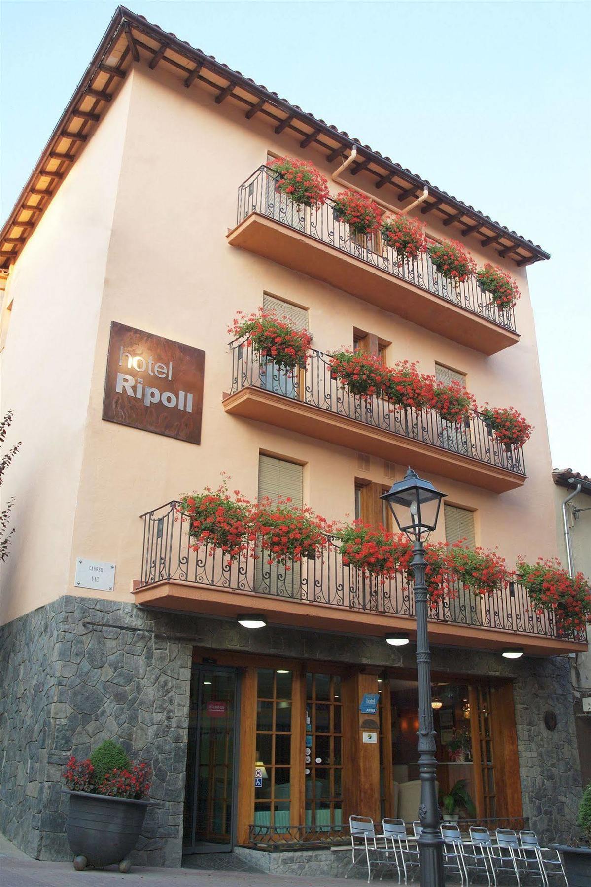 Hotel Ripoll Сант Хилари Сакалм Екстериор снимка